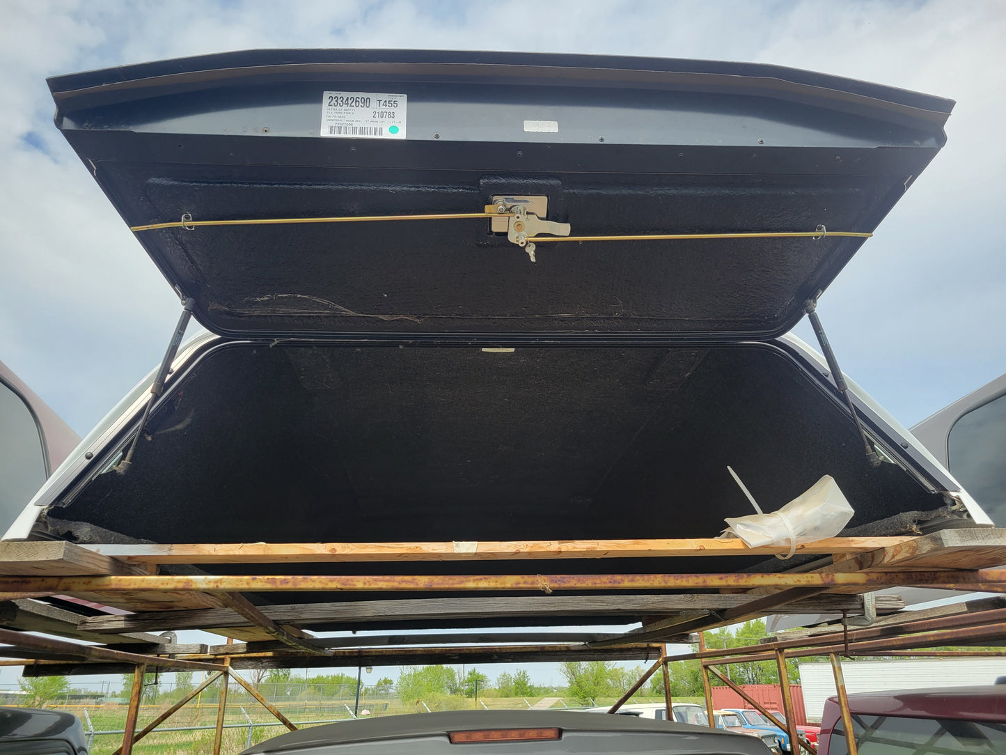 CENTURY ULTRA CF COMMERCIAL CAP 8' BOX FOR 15-19 F150