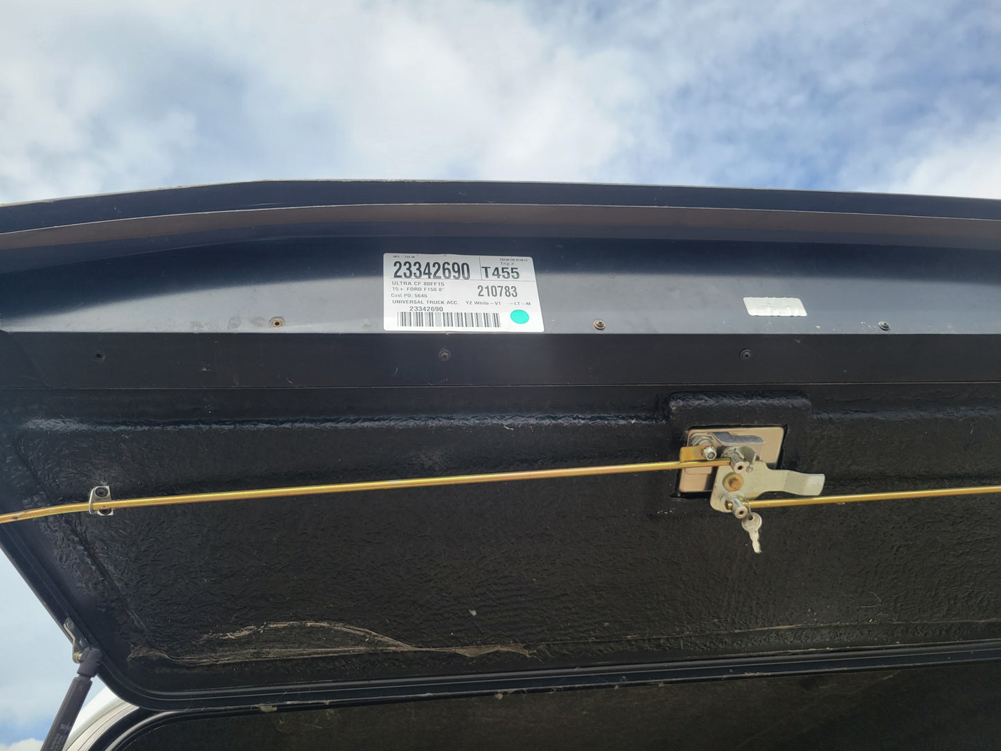 CENTURY ULTRA CF COMMERCIAL CAP 8' BOX FOR 15-19 F150
