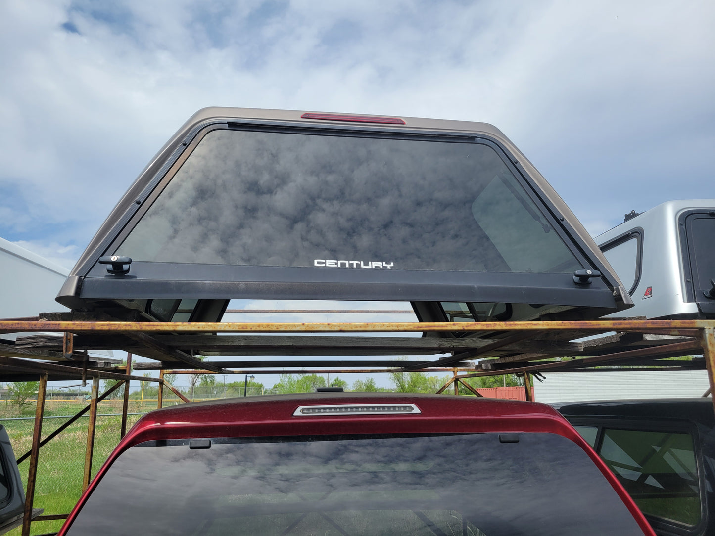 USED CENTURY T-CLASS CAP 15-20 FORD F150 6.6' BOX