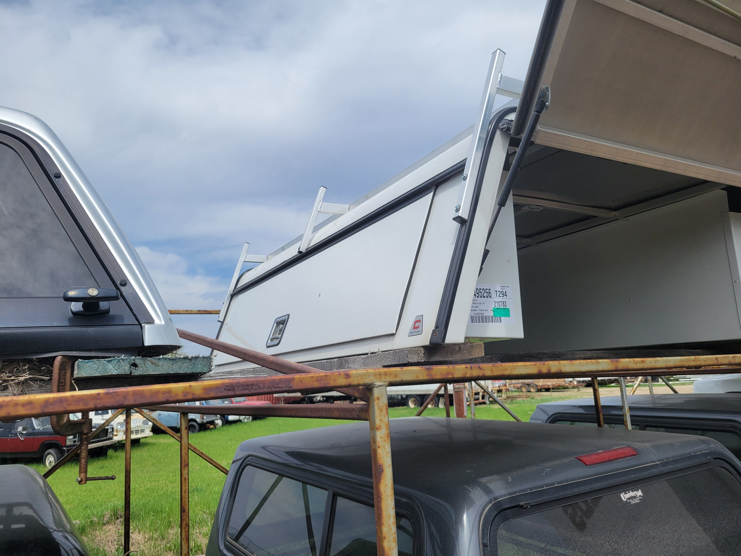 CENTURY DCU COMMERCIAL CAP WITH ROOF RACK 21-26 FORD F150 6.6' BOX