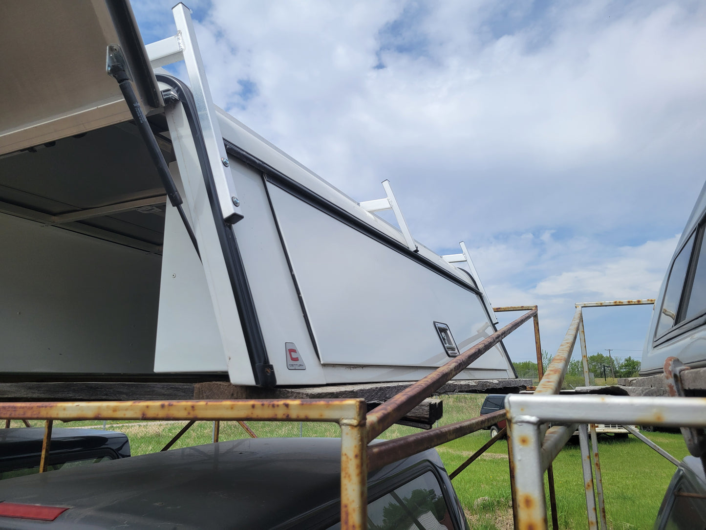 CENTURY DCU COMMERCIAL CAP WITH ROOF RACK 21-26 FORD F150 6.6' BOX
