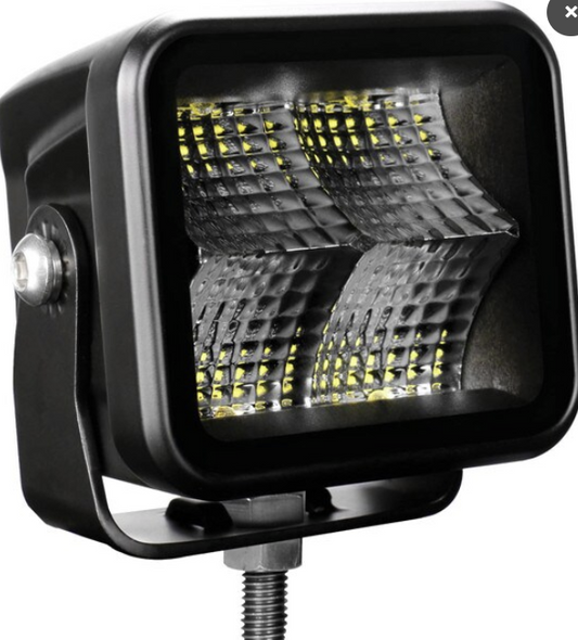 2.75" X 2.5" LED FLOOD LAMP